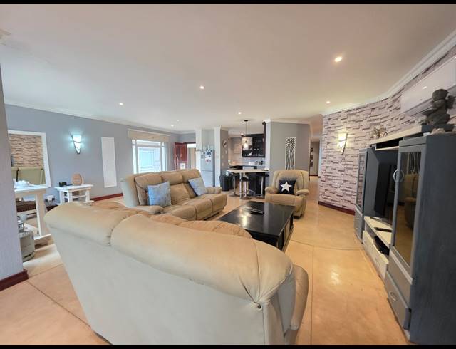 4 BEDROOM APARTMENT FOR SALE IN SIMBITHI ECO ESTATE